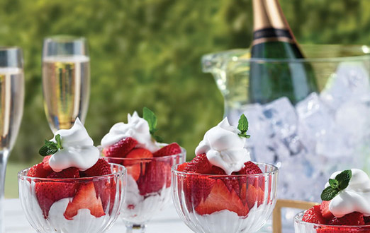 wimbledon champagne and strawberries